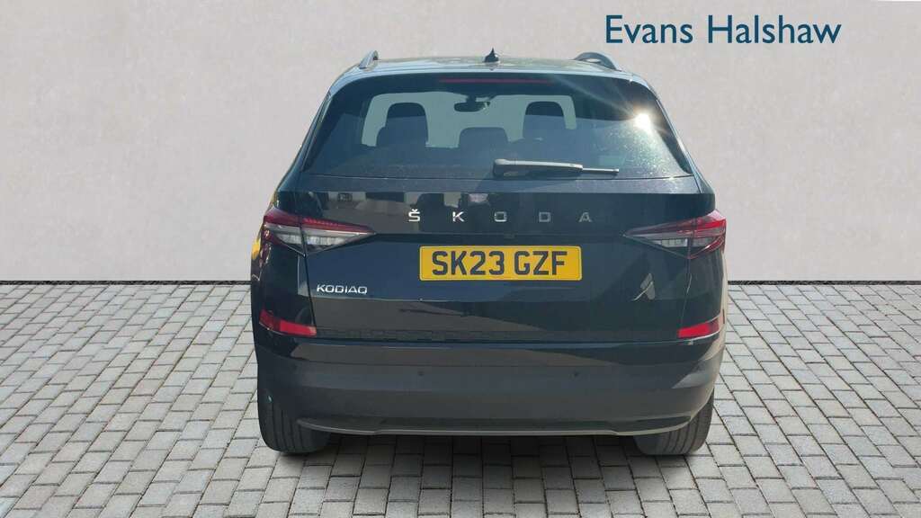 Skoda Kodiaq 1.5 Tsi Se Drive Dsg 7 Seat 2023 Black #4