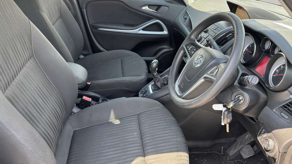 Vauxhall Zafira 1.4T Design Silver #7