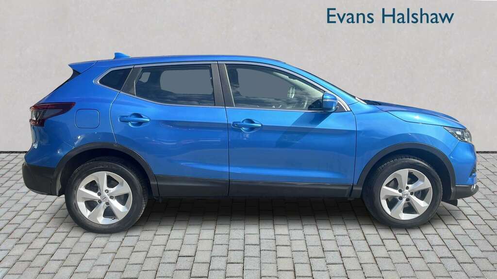 Nissan Qashqai 1.3 Dig-t Acenta Premium 2020 Blue #3