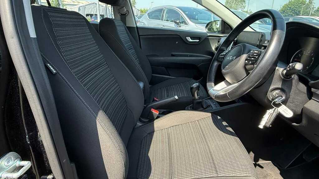 Kia Stonic 1.0T Gdi 99 2 2023 Black #3