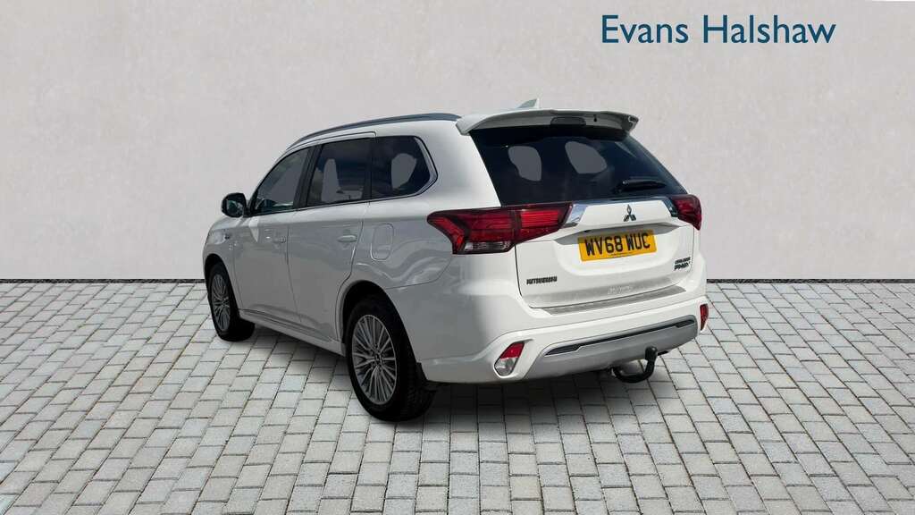 Mitsubishi Outlander 2.4 Phev 4H 2018 White #4