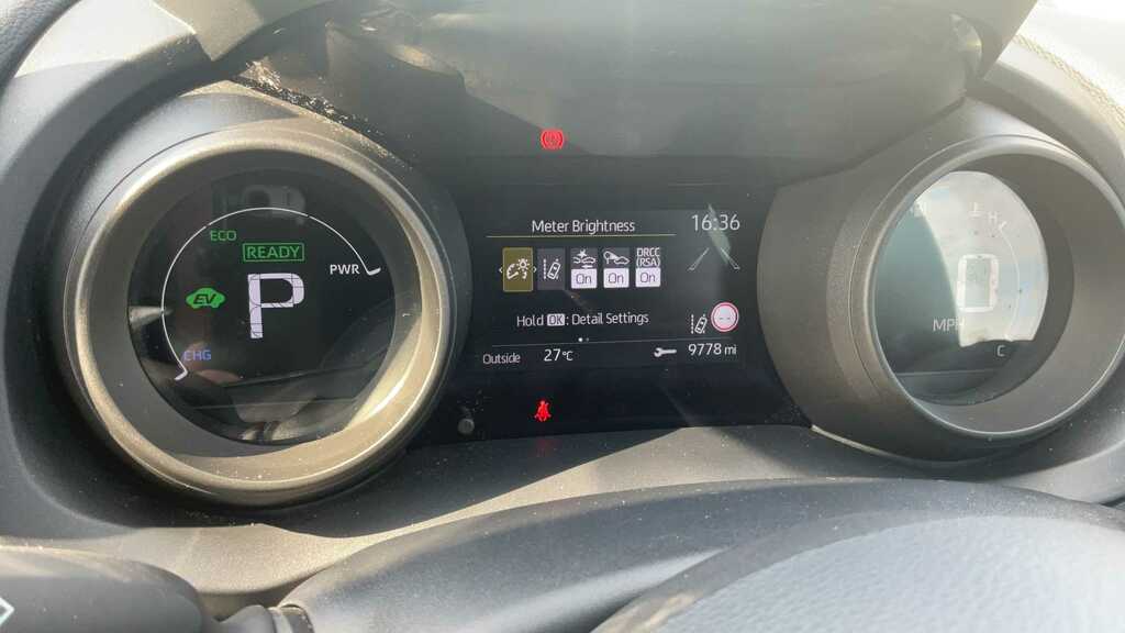 Toyota Yaris 1.5 Hybrid Design Cvt 2021 Black #6