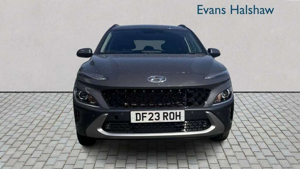 Hyundai Kona 1.0 Tgdi 48V Mhev Premium 2023 Grey #4
