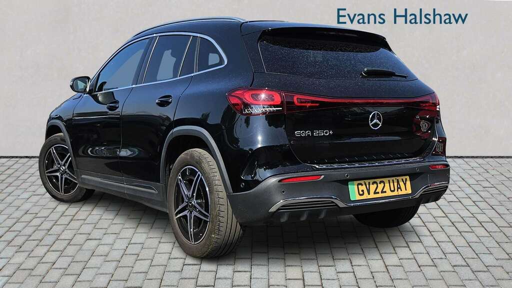 Mercedes-Benz EQA 250 140Kw Amg Line 70.5Kwh 2022 Black #2