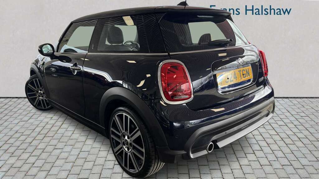 Mini Hatch 1.5 C Exclusive 2024 FJ24TGN Black #2
