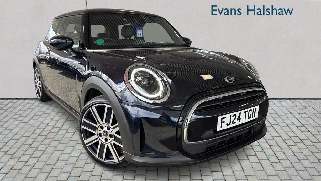 Mini Hatch 1.5 C Exclusive 2024 Black