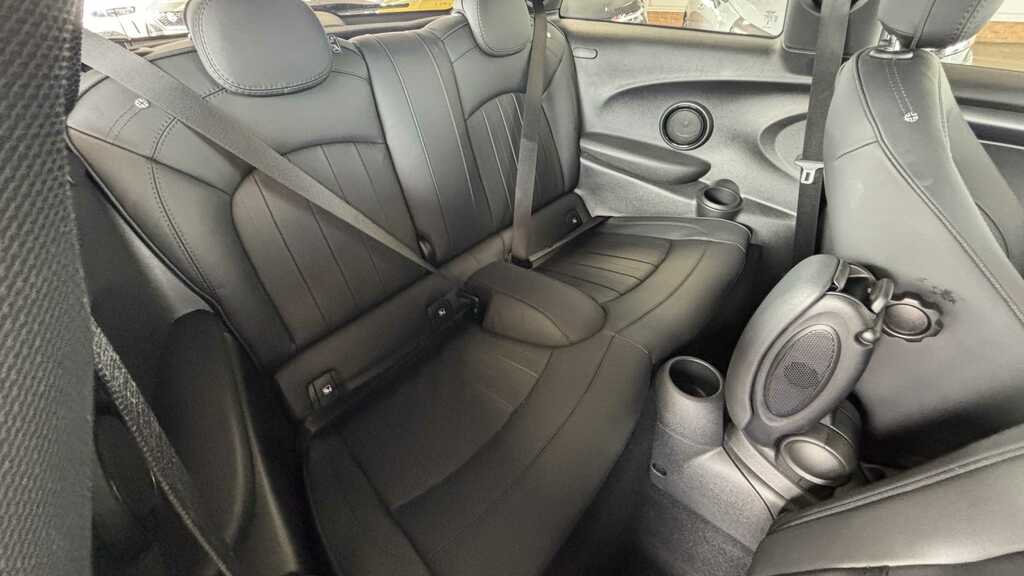 Mini Hatch 1.5 C Exclusive 2024 FJ24TGN Black #5