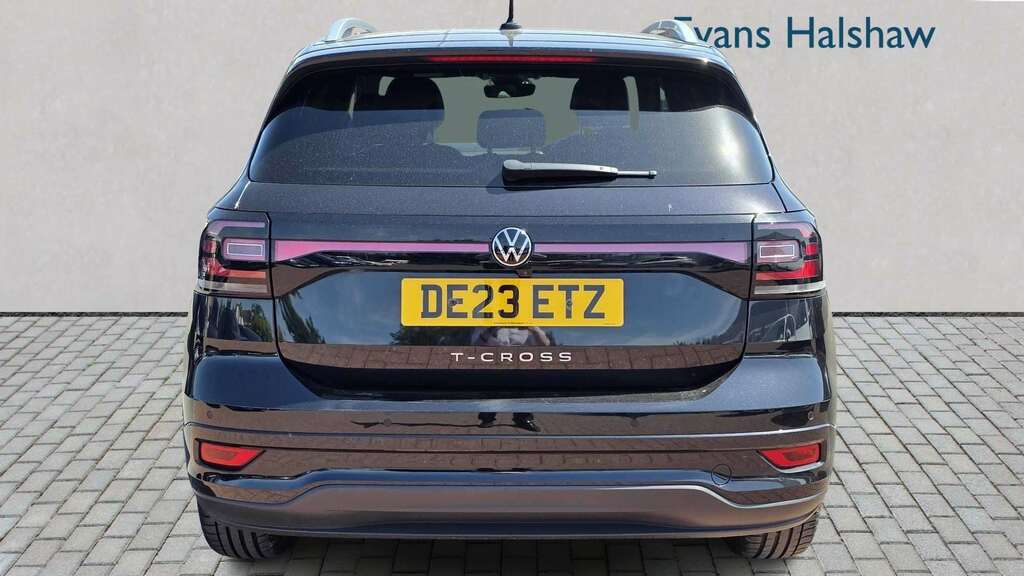 Volkswagen T-Cross 1.0 Tsi 110 R-line Dsg 2023 Black #4