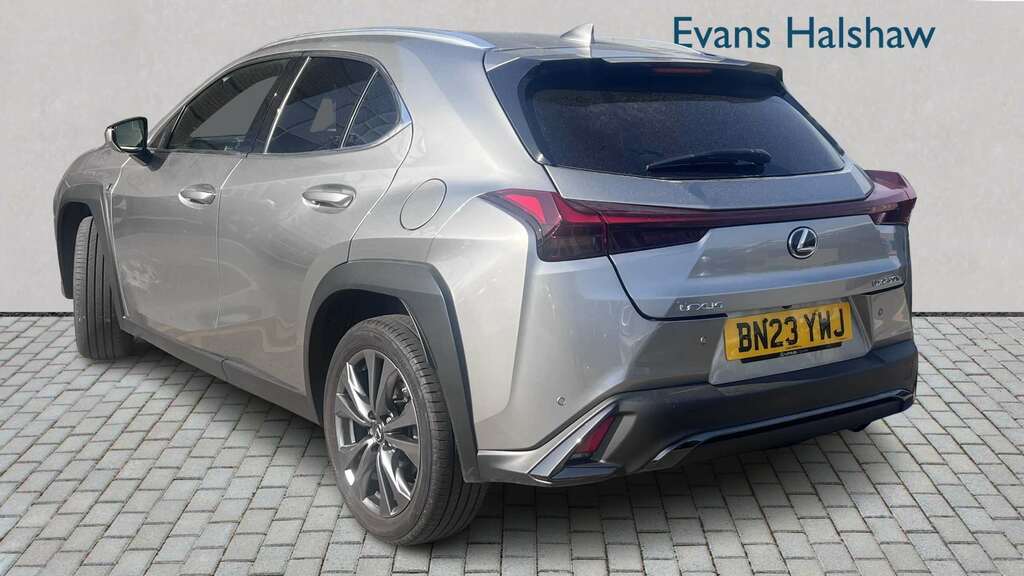 Lexus UX 250H 2.0 F-sport Design Cvt 2023 Silver #2