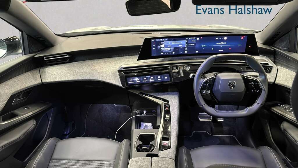 Peugeot 3008 157Kw Allure 73Kwh 2025 YF75KWG White #6