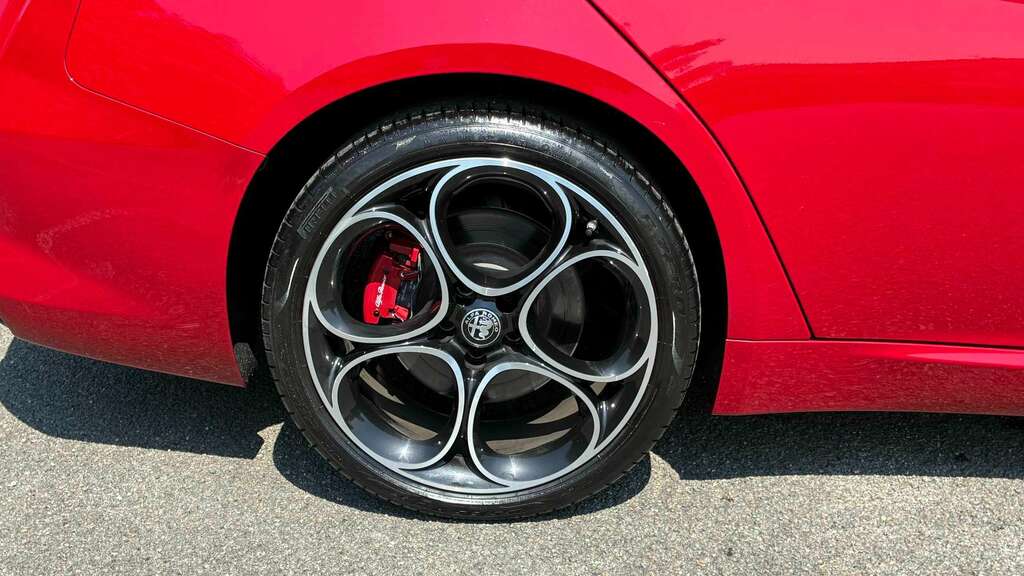 Alfa Romeo Giulia Giulia V6 Bi-t Quadrifoglio Red #23