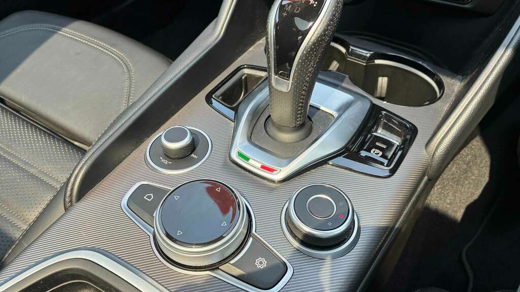 Alfa Romeo Giulia Giulia V6 Bi-t Quadrifoglio Red #21