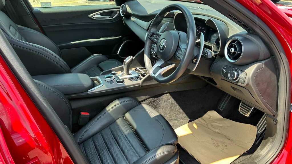 Alfa Romeo Giulia Giulia V6 Bi-t Quadrifoglio Red #12