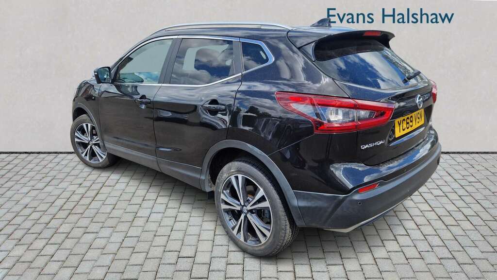 Nissan Qashqai 1.3 Dig-t N-connecta 2019 Black #2