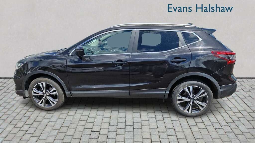 Nissan Qashqai 1.3 Dig-t N-connecta 2019 Black #3