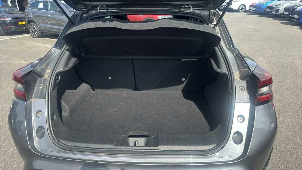 Nissan Juke 1.0 Dig-t 114 Tekna 2021 Grey #4