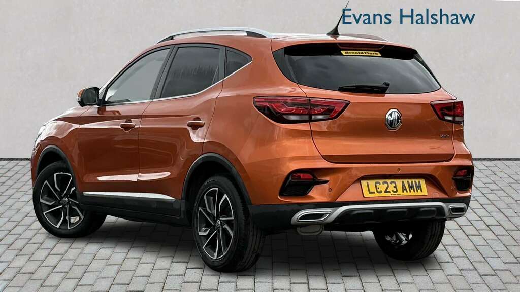 MG ZS 1.5 Vti-tech Exclusive 2023 Orange #2