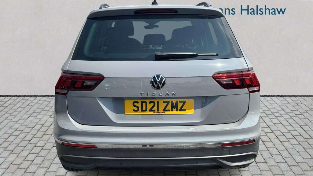 Volkswagen Tiguan Elegance Tsi Dsg White #3