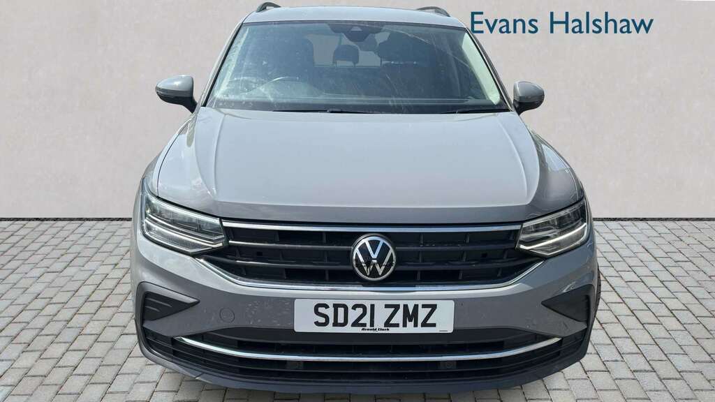 Volkswagen Tiguan Elegance Tsi Dsg White #4