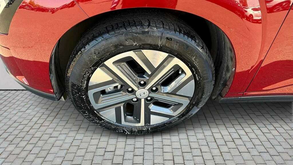 Hyundai Kona 150Kw Premium 64Kwh 2023 Red #5