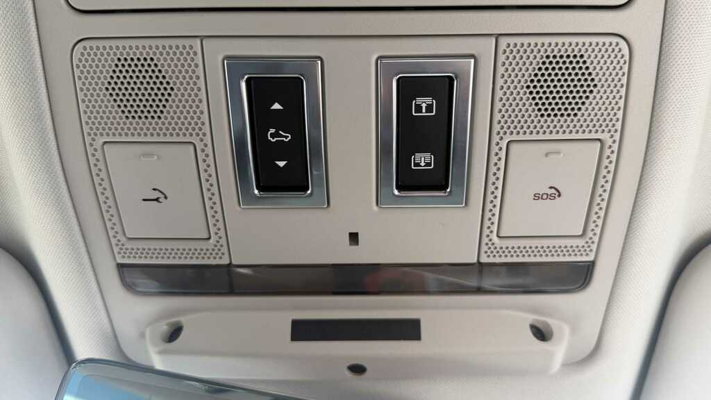 Land Rover Defender 110 Defender Xs Edition D Mhev Silver #19