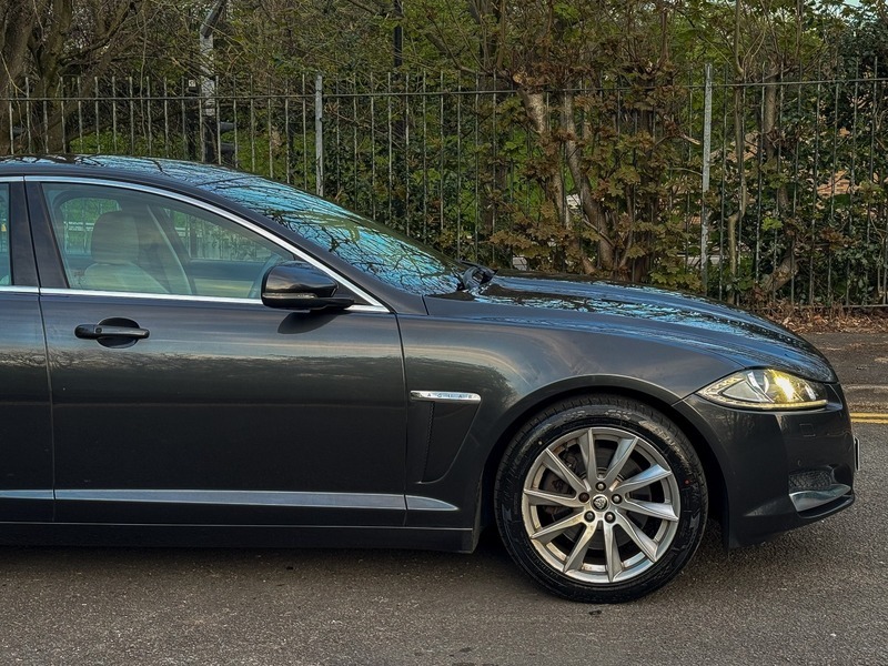 Jaguar XF 3.0D V6 S Portfolio Start Stop Silver #20