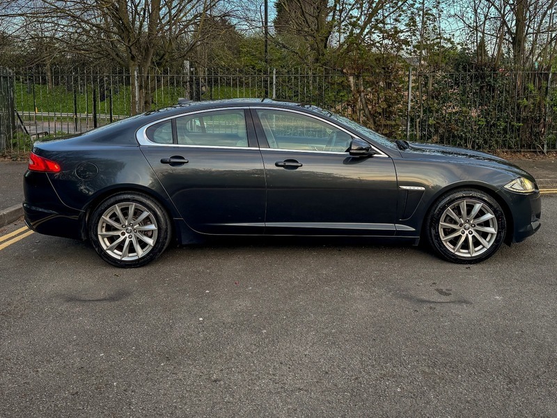 Jaguar XF 3.0D V6 S Portfolio Start Stop Silver #19