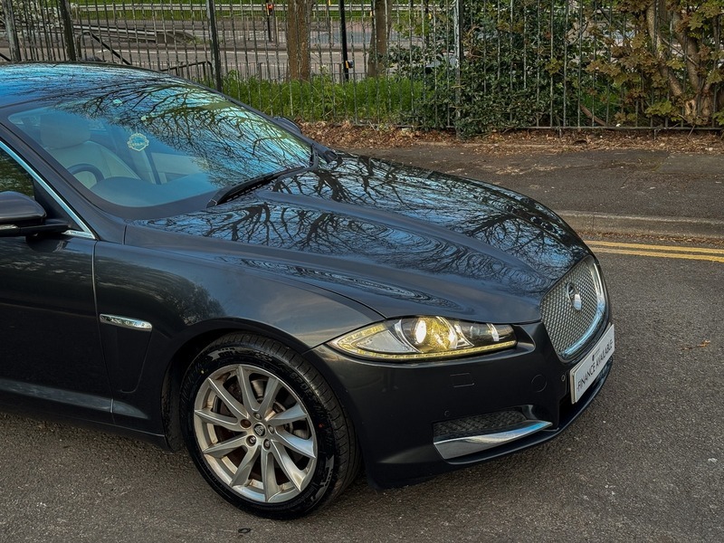 Jaguar XF 3.0D V6 S Portfolio Start Stop Silver #21