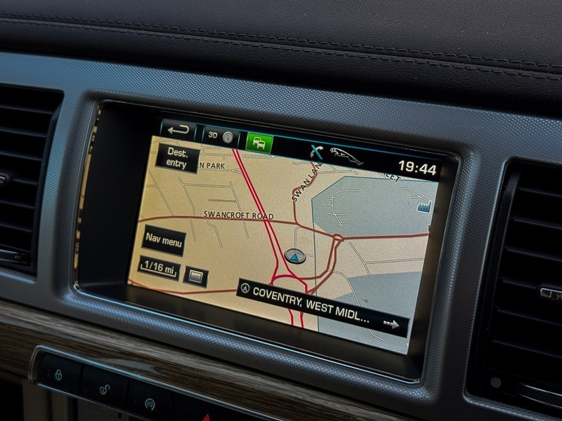 Jaguar XF 3.0D V6 S Portfolio Start Stop Silver #46
