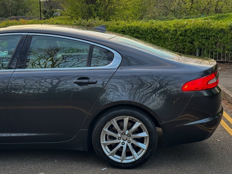 Jaguar XF 3.0D V6 S Portfolio Start Stop Silver #10