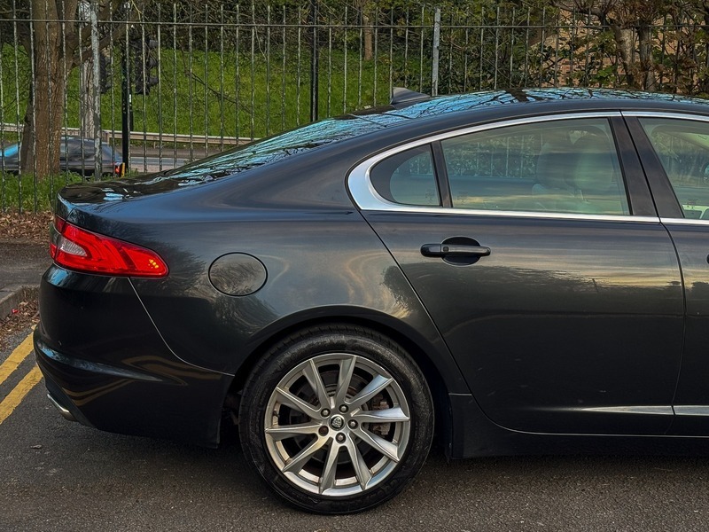 Jaguar XF 3.0D V6 S Portfolio Start Stop Silver #18