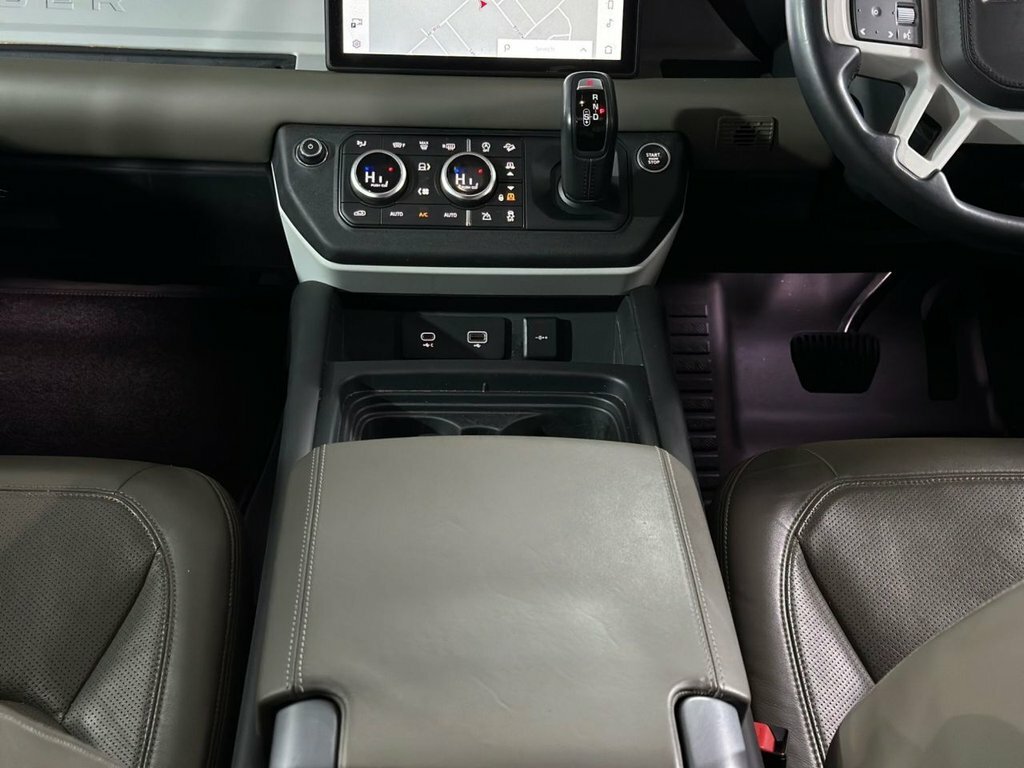 Land Rover Defender 2.0 First Edition 237 Bhp Green #23