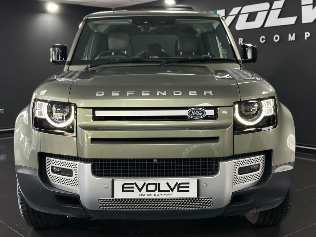 Land Rover Defender 2L Se Green #4