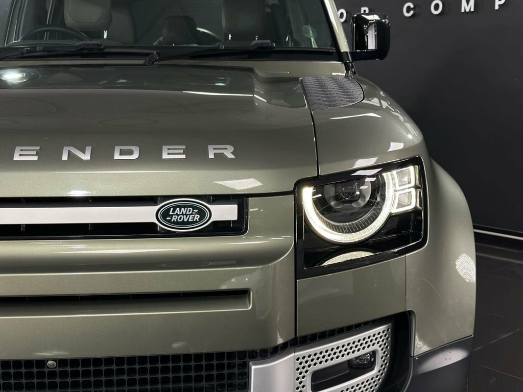 Land Rover Defender 2L Se Green #5