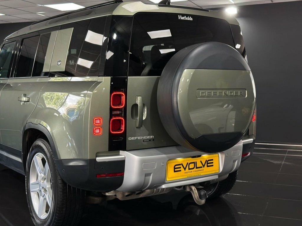 Land Rover Defender 2.0 First Edition 237 Bhp Green #30