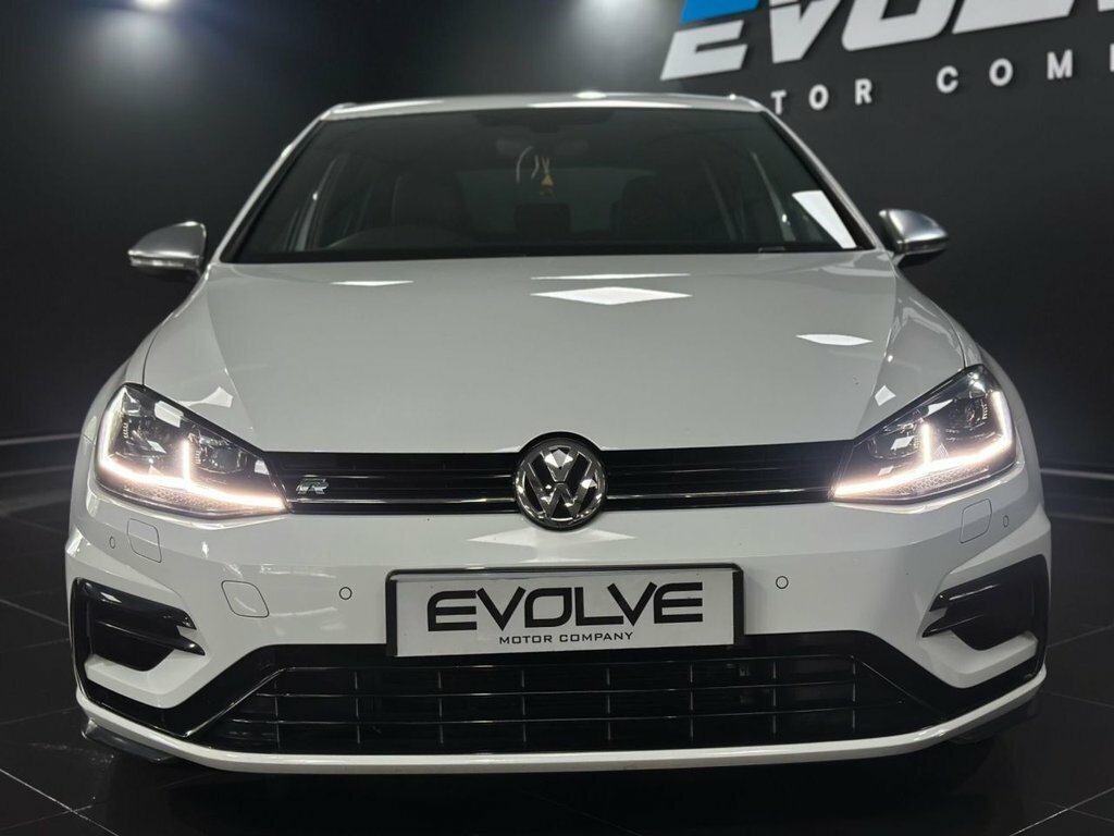 Volkswagen Golf 2L R WV18VZK White #4