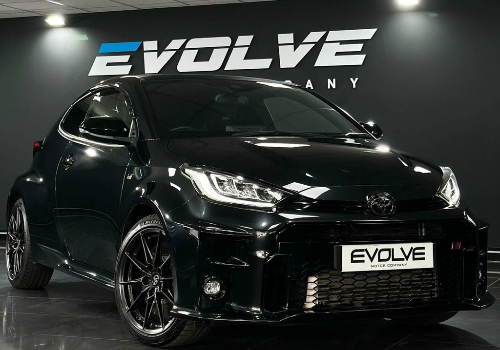 Toyota Yaris 1.6L Gr Circuit LM21BZJ Black