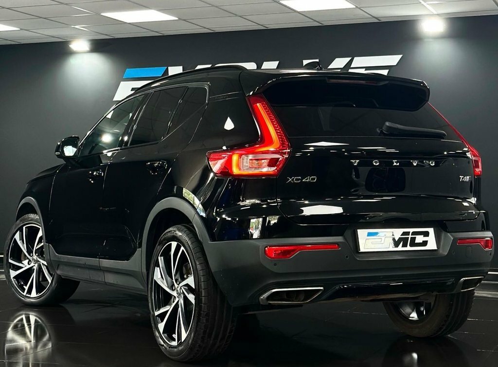 Volvo XC40 2L R-design Pro YN69ORY Black #2