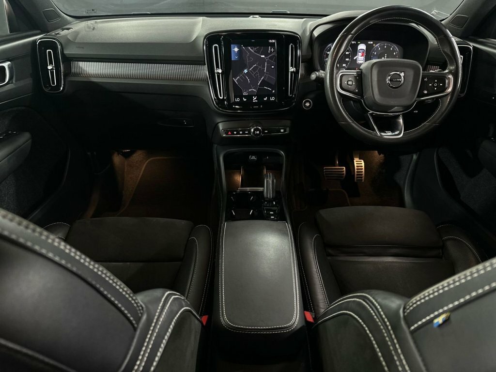Volvo XC40 2L R-design Pro YN69ORY Black #3