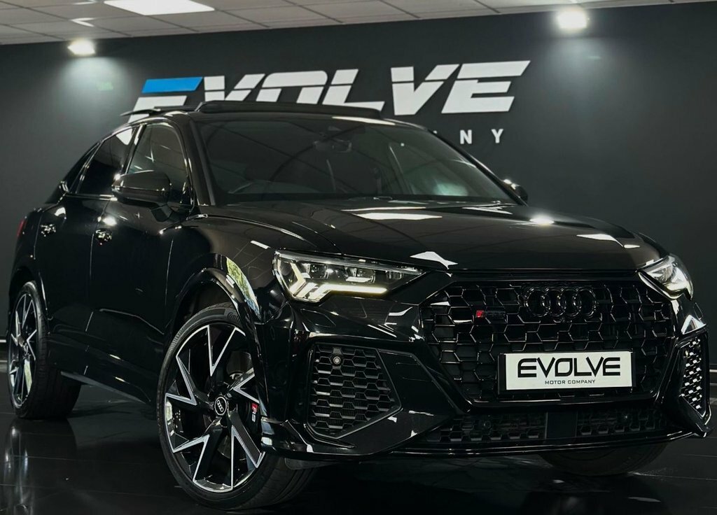 Audi RS Q3 2.5L Vorsprung Black
