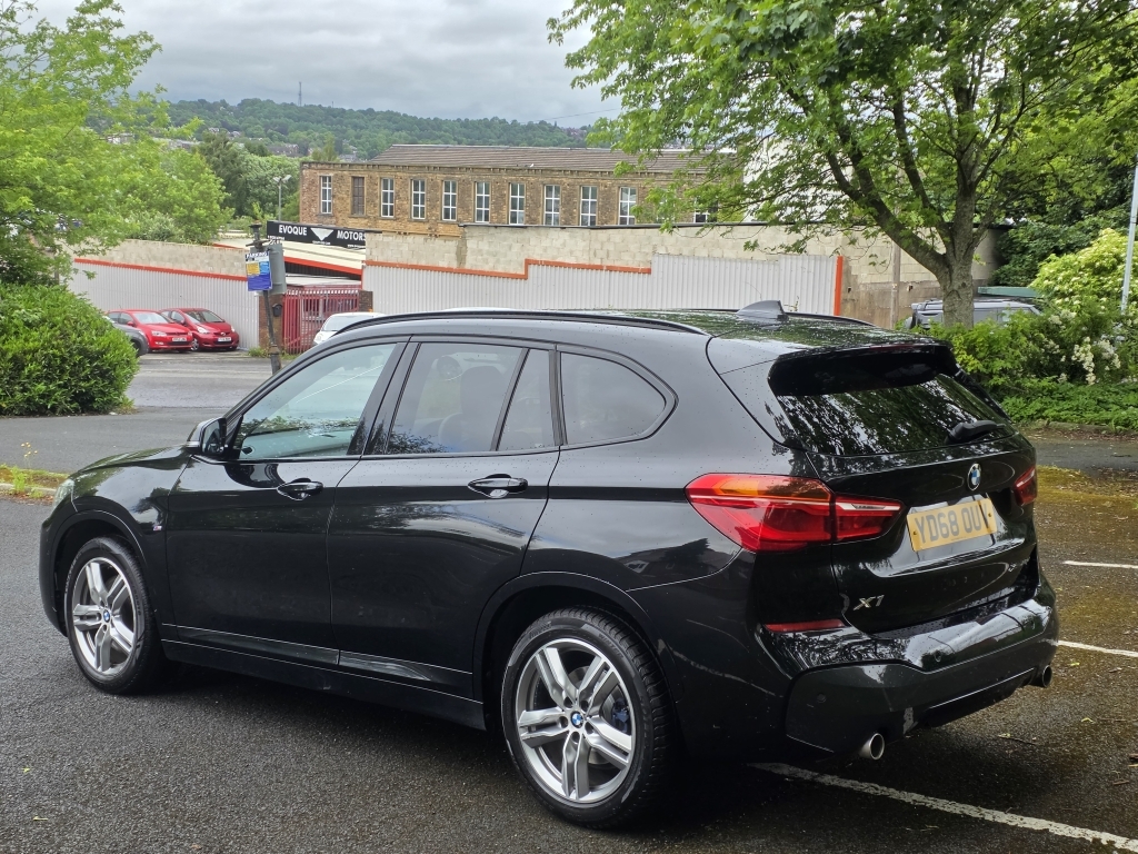BMW X1 2.0 Xdrive20d M Black #6