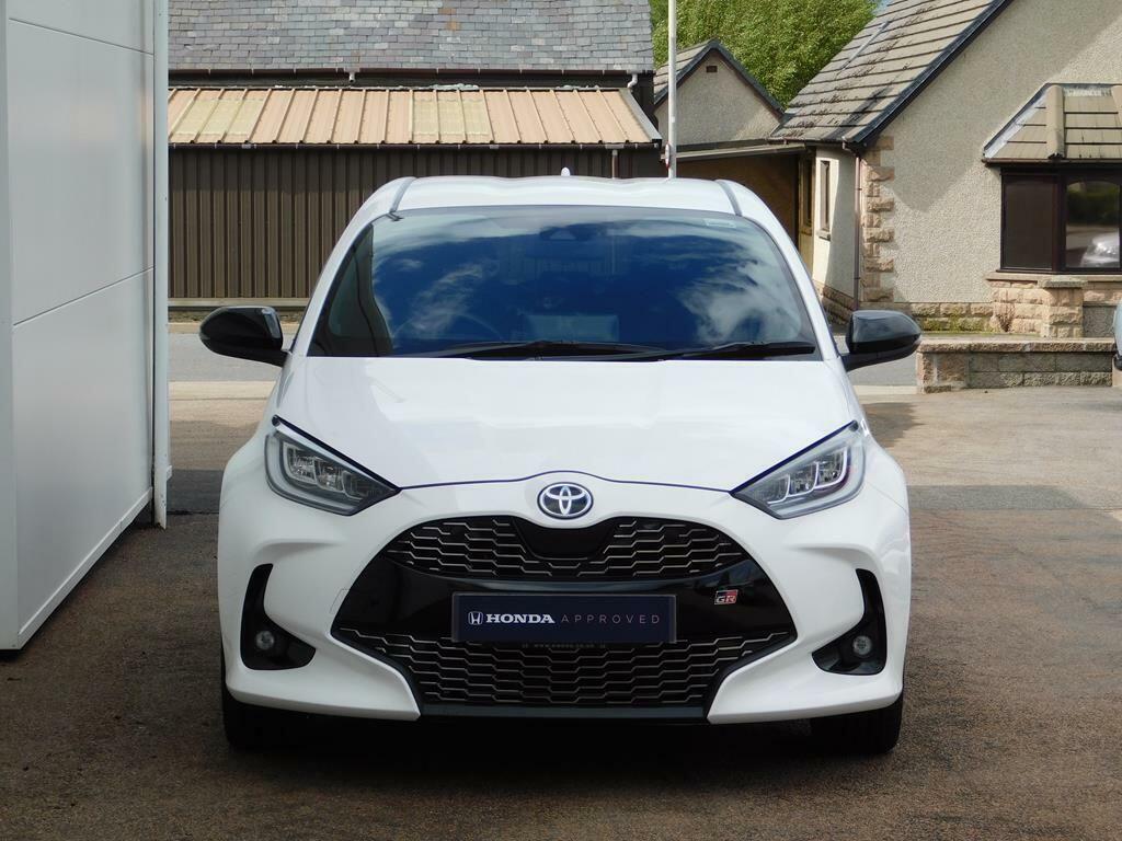 Toyota Yaris 1.5 Vvt-h Gr Sport E-cvt Euro 6 Ss SY73YEF White #2