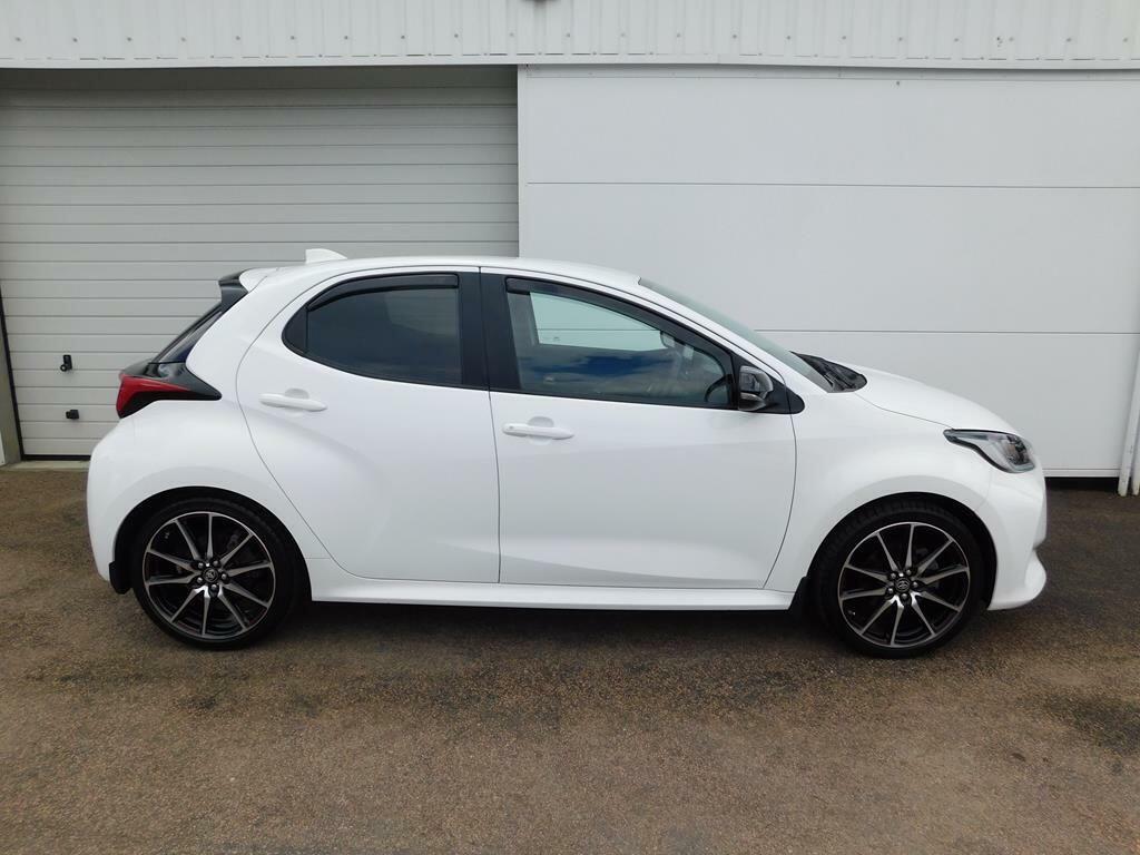 Toyota Yaris 1.5 Vvt-h Gr Sport E-cvt Euro 6 Ss SY73YEF White #3