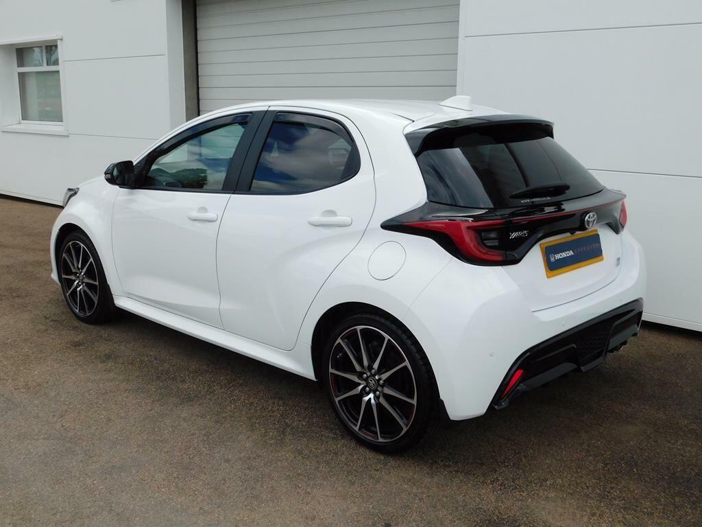 Toyota Yaris 1.5 Vvt-h Gr Sport E-cvt Euro 6 Ss SY73YEF White #5