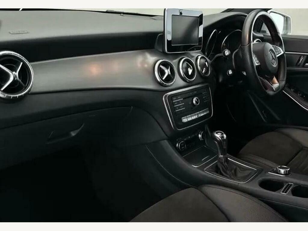 Mercedes-Benz CLA Class Cla 180 Amg Line White #9