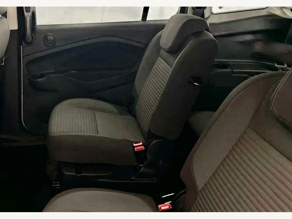 Ford Grand C-Max Titanium Red #16