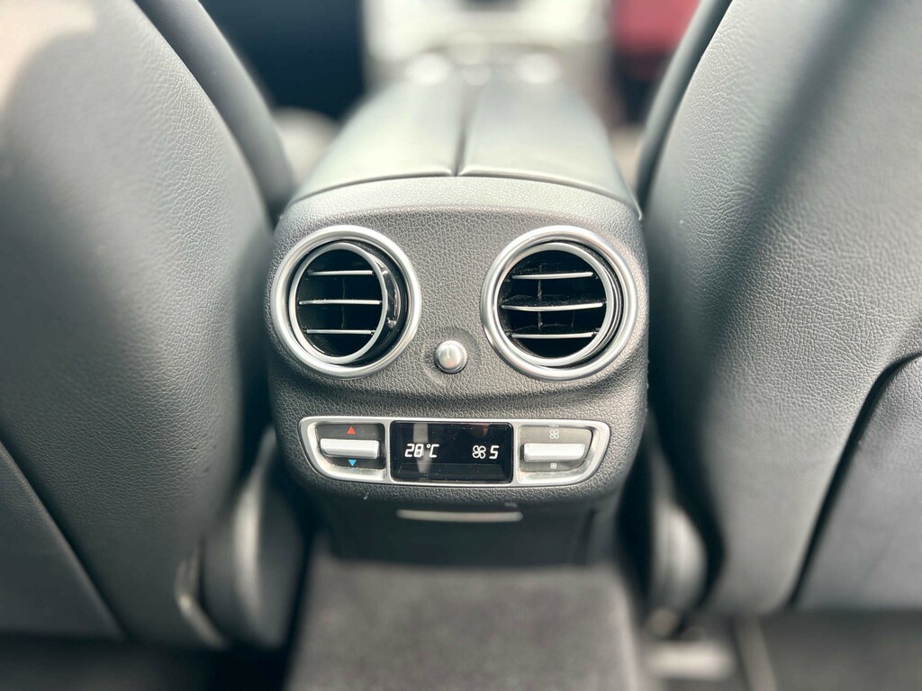 Mercedes-Benz E Class 2.0 E 220 #38