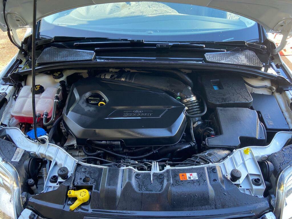 Ford Focus 1.6 Zetec S Powershift Silver #3