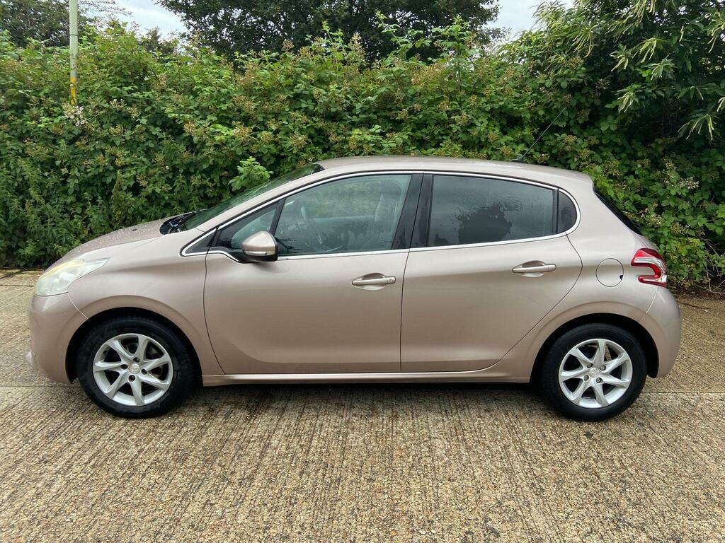 Peugeot 208 208 Silver #9
