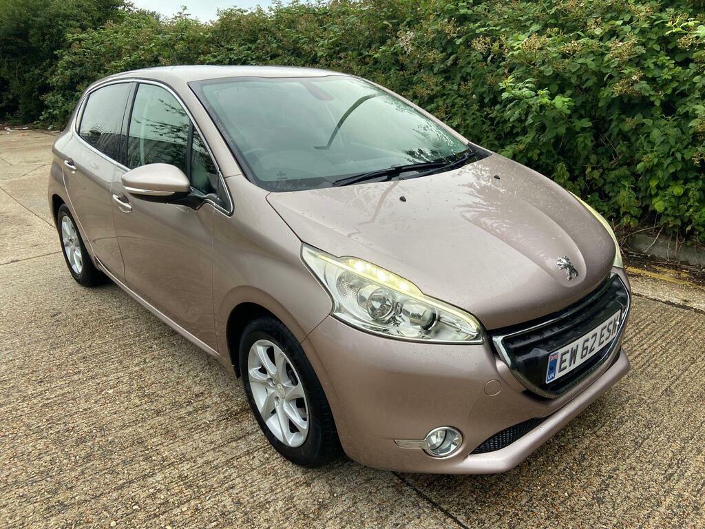 Peugeot 208 1.4 E-hdi Allure Egc Euro 5 S S Pink #2